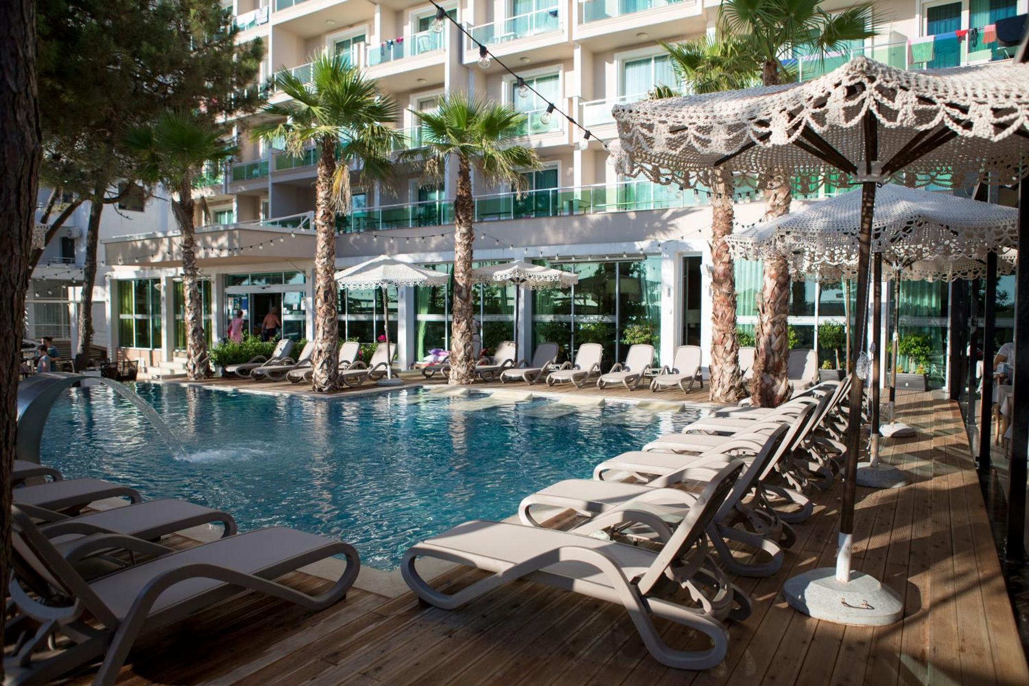 Albanian Star Hotel Kryemëdhej Eksteriør bilde